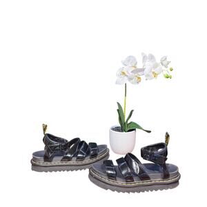 Womens Dr. Martens Blaire Quad Black Gloss Leather Strappy Sandals size 10